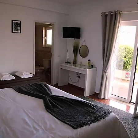 Bed & Breakfast Casa Palmas Obidos